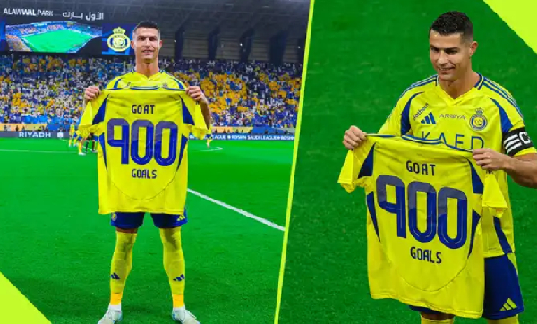 Ronaldo flaunts his memorabilia from Al-Nassr before their Saudi League game against Al Ahli