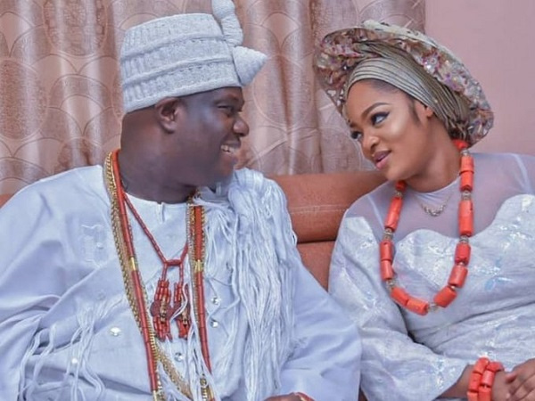 Ooni of Ife with one of his wives