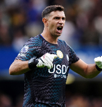 Chelsea goalkeeper Emiliano Martinez