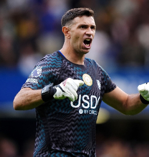 Chelsea goalkeeper Emiliano Martinez