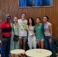 Ashleigh Plumptre introduces dad to her 'social media mum' and daughters