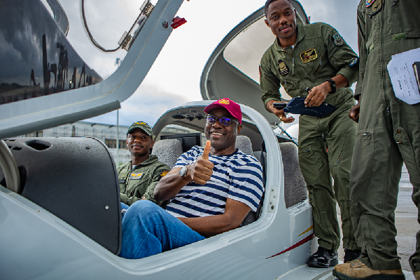 Makinde and surveillance aircraft