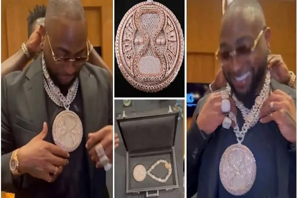 Davido Timeless diamond pendant