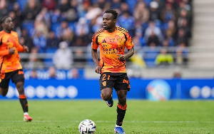 Paris FC forward Moses Simon