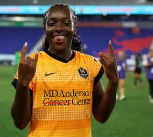Houston Dash defender Michelle Alozie