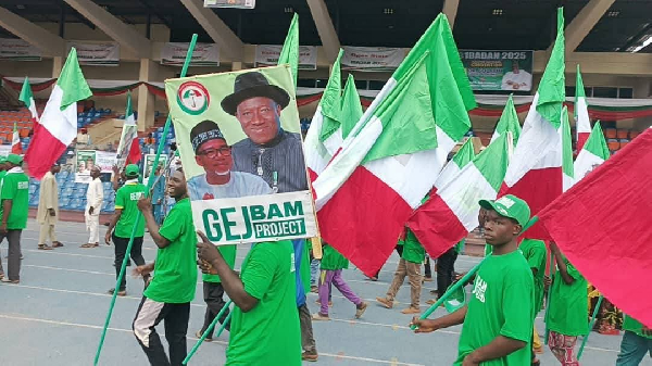 Goodluck Jonathan supporters storm PDP convention