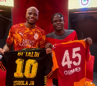 Victor Osimhen exchanged jerseys with Junior Olaitan after Galatasaray's win over Goztepe Victor Osimhen exchanged jerseys with Junior Olaitan after Galatasaray's win over Goztepe