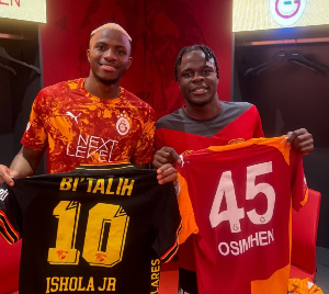 Victor Osimhen exchanged jerseys with Junior Olaitan after Galatasaray's win over Goztepe Victor Osimhen exchanged jerseys with Junior Olaitan after Galatasaray's win over Goztepe