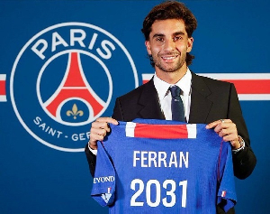 Ferran Torres joins PSG from Barca