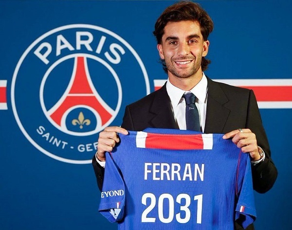 Ferran Torres joins PSG from Barca