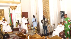 Peter Obi visits Oba of Benin