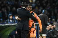 Ademola Lookman hugs his coach Raffaele Palladino