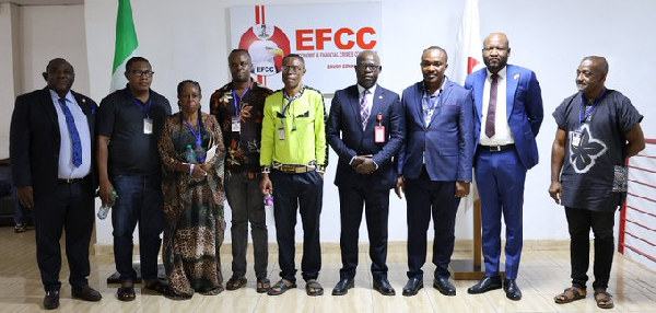 Ponzi scheme victims at EFCC office