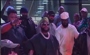 Davido performs in Ogun State
