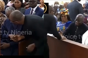 Peter Obi shakes the hands of Vice President Osinbajo and Obasanjo