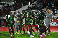 Wilfred Ndidi celebrates his goal with his teammates