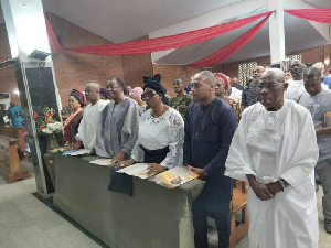 Obasanjo and Other family members at the memorial Obasanjo and Other family members at the memorial