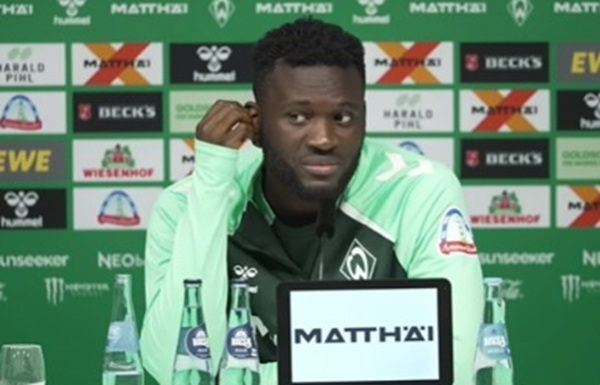 Victor Boniface at his first press conference as a Werder Bremen player