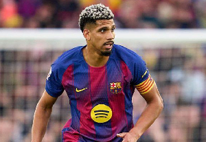 Liverpool sign Ronald Araujo on loan from Barcelona