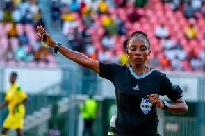 Nigerian elite referee Yemisi Akintoye