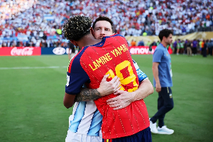 Lionel Messi and Lamine Yamal