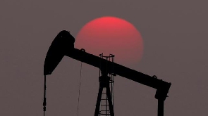 Government could leverage derivatives to hedge against crude oil prices