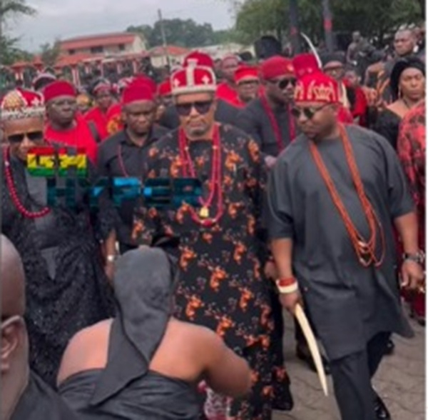 Igbo leader Chukwudi Jude Ihenetu Eze and his entourage in Manhyia