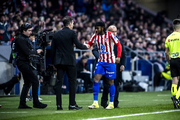 Diego Pablo Simeone, head coach of Atletico de Madrid and Ademola Lookman