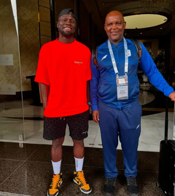 Nigerian journalist Oma Akatugba and Pitso Mosimane met in Saudi Arabia
