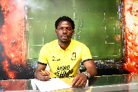 Tom Dele-Bashiru joins Aris FC in Greece